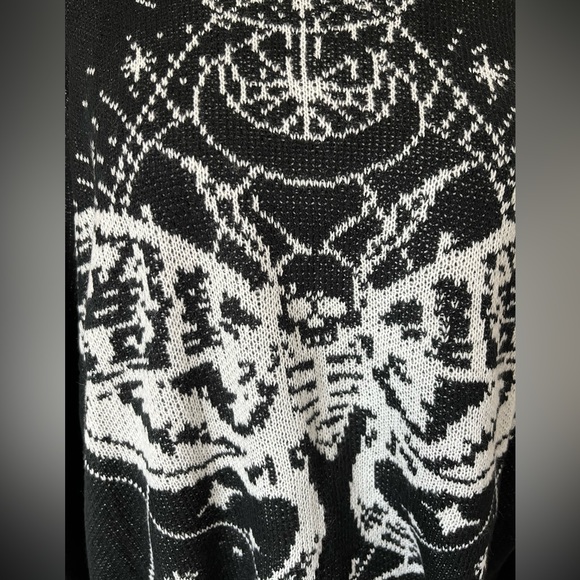 Death Head Moth Sweater Goth/Punk/Halloween Women’s: Medium - Picture 7 of 9